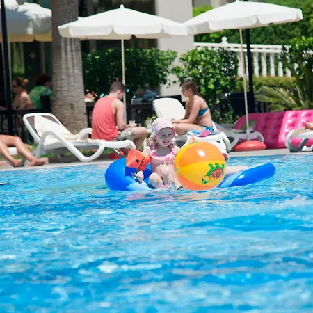 Üdülőközpont Aydinbey King's Palace &