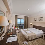 Aydinbey King's Palace & シダ